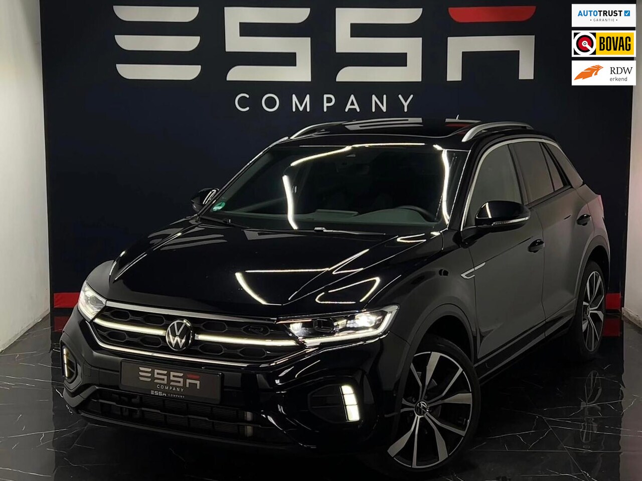 Volkswagen T-Roc - 1.5 TSI R-Line Business+ Pano CarPlay Keyless IQ Light - AutoWereld.nl