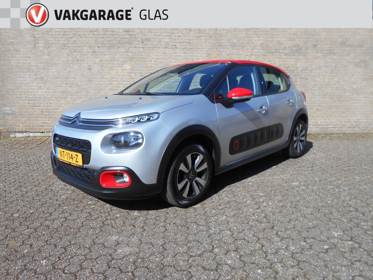 Citroën C3 - 1.2 PureTech 82pk Shine Apple Carplay / Trekhaak / Camera - AutoWereld.nl