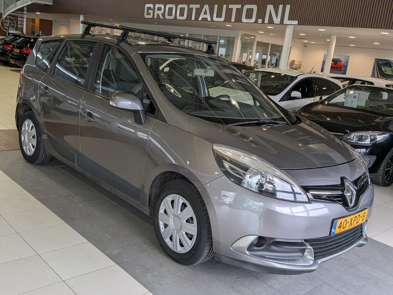 Renault Grand Scénic - 1.6 Authentique 7p. E85 Airco, Cruise Control, Trekhaak, Stuurbekrachtiging - AutoWereld.nl