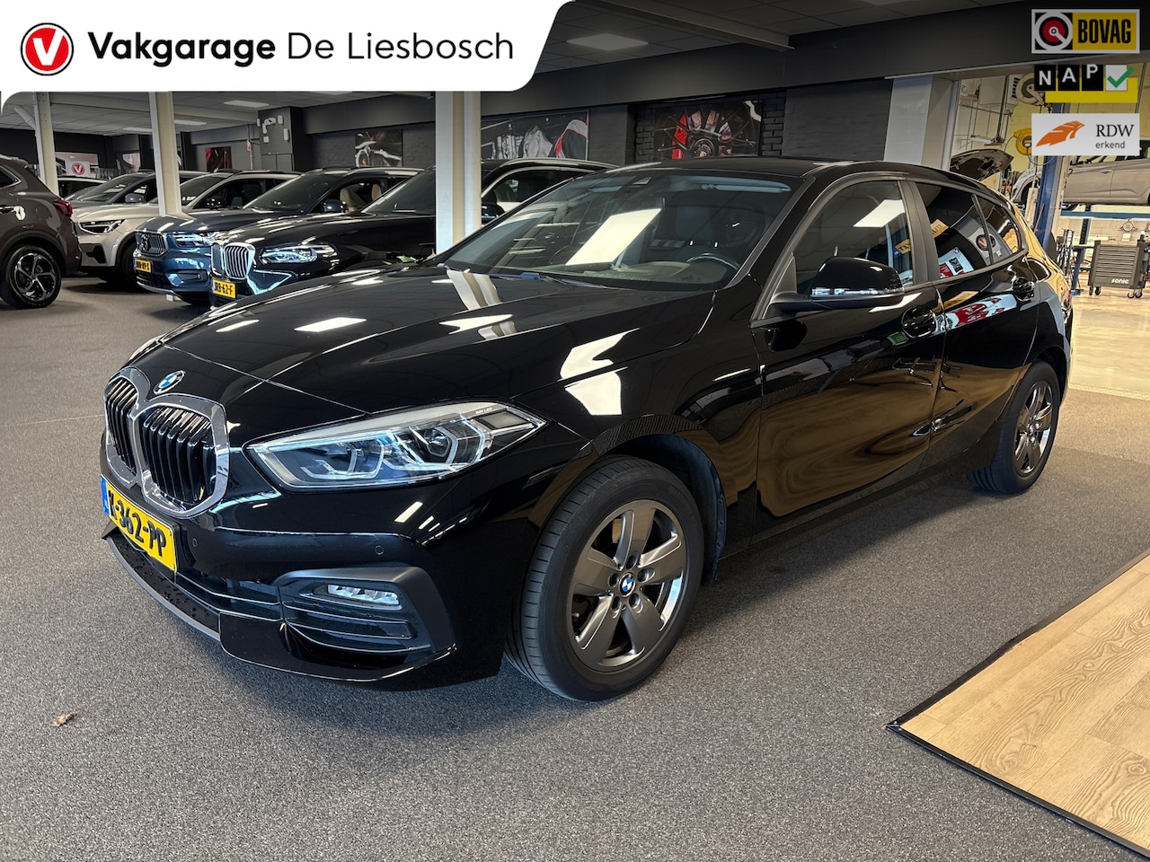 BMW 1-serie - 118i Executive Edition 118i Executive Edition,navi,apple carplay,media,pdc,orig ned,cruisec, - AutoWereld.nl