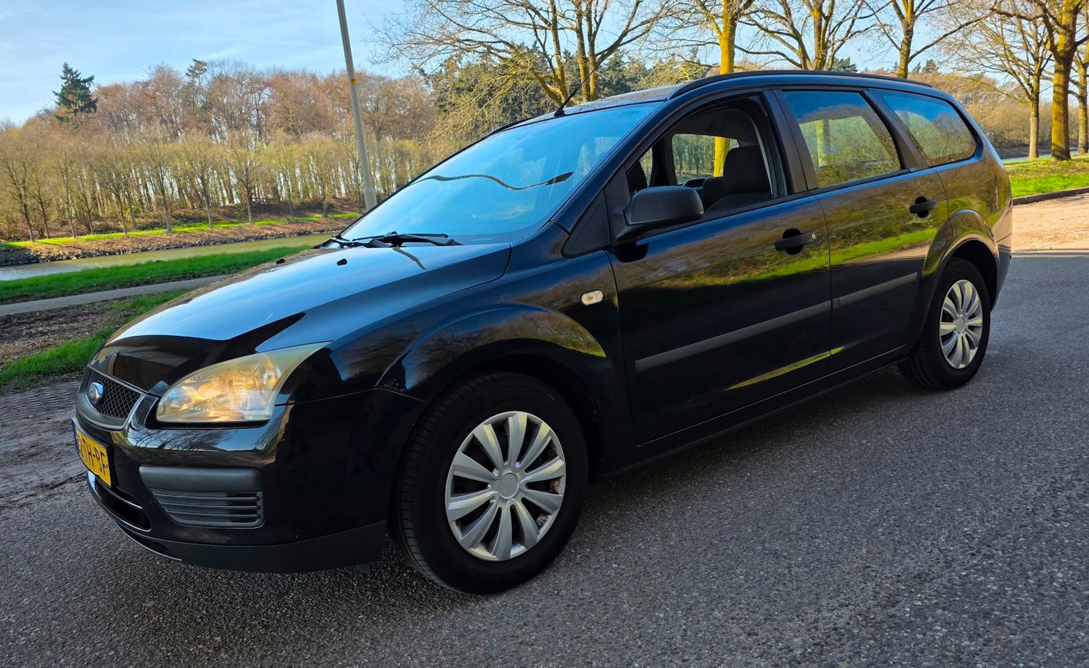 Ford Focus Wagon - 1.4-16V - Airco - APK t/m 19-03-2027 - - AutoWereld.nl