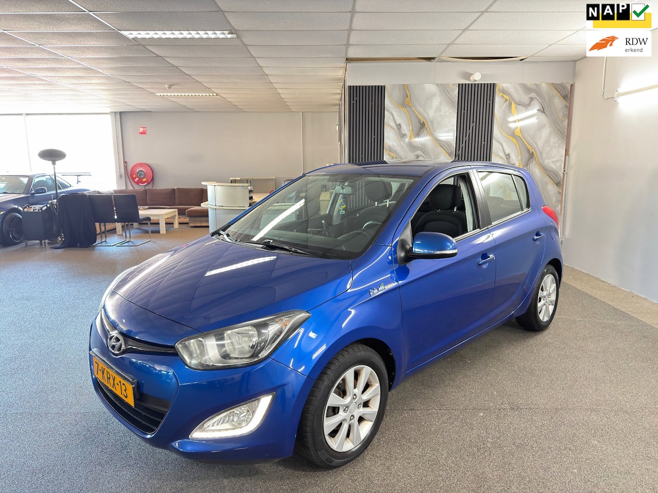 Hyundai i20 - 1.2i i-Motion Apk Nieuw,Airco,Carplay,Navigatie,Bluetooth,Lm velgen,N.A.P,2 sleutels + boe - AutoWereld.nl