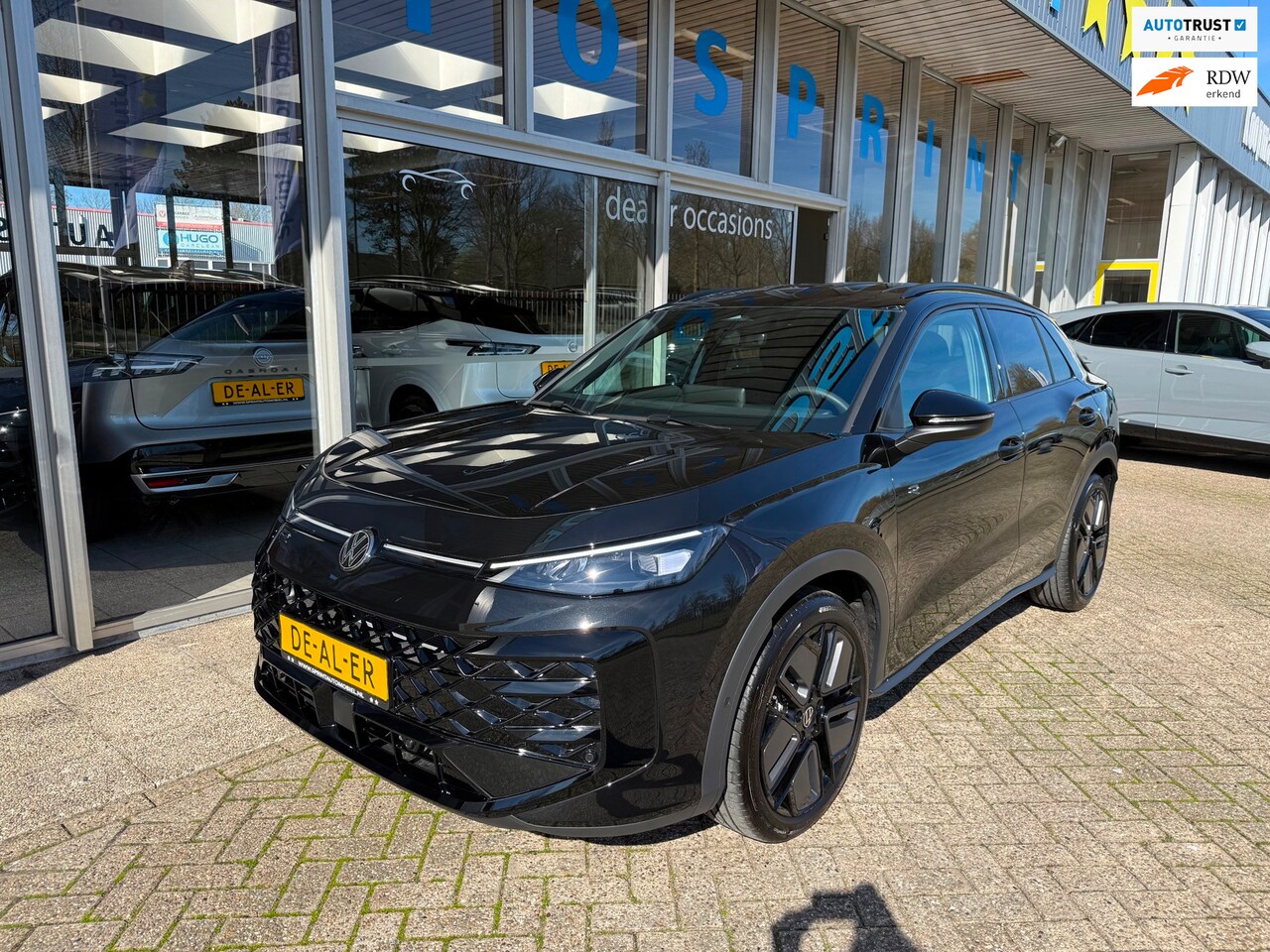 Volkswagen T-Roc - 1.5 TSI MILD HYBRID R-Line 150PK / ACHTERUITRIJCAMERA / ELEKT ACHERKLEP - AutoWereld.nl