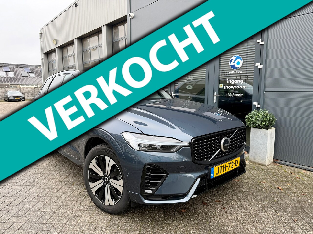 Volvo XC60 - 2.0 T6 Plug-in hybrid AWD Dark. Panoramadak, 360 camera, - AutoWereld.nl