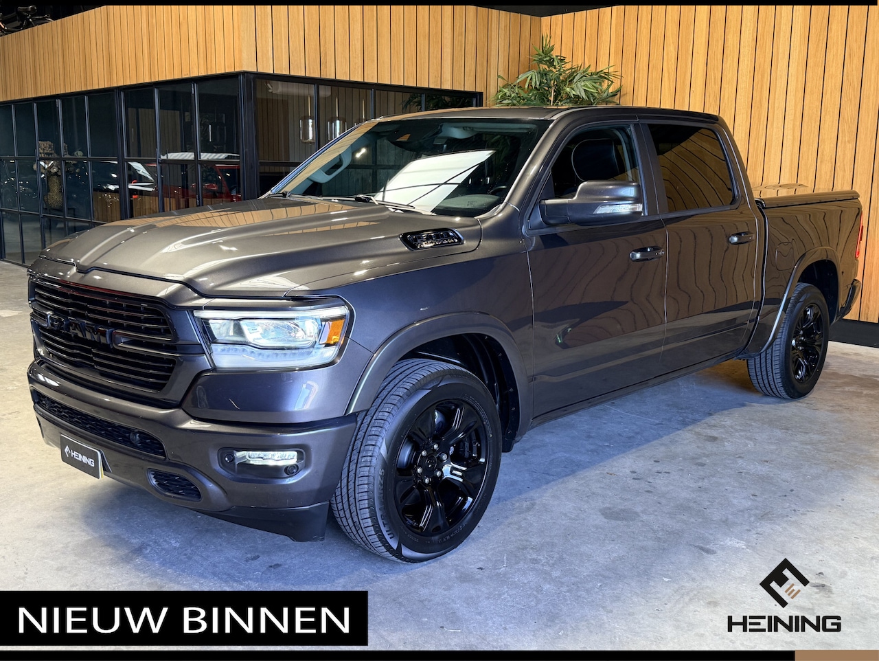 Dodge Ram 1500 - 5.7 V8 4x4 Crew Cab Laramie Prins onderbouw LPG. Hollandse auto met NAP 11-22 - AutoWereld.nl
