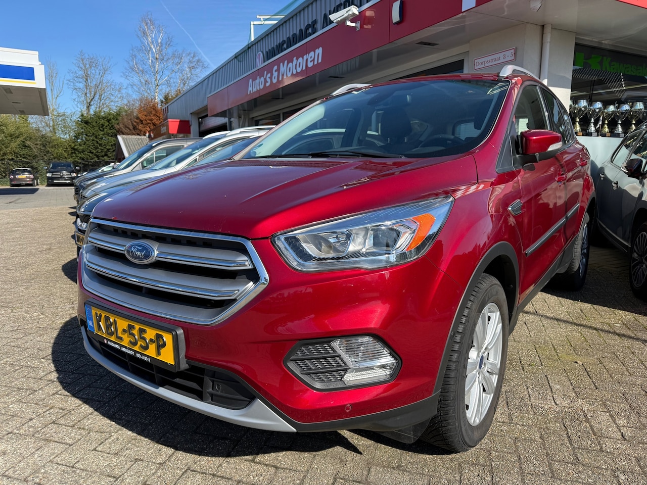 Ford Kuga - 1.5 Titanium 4WD / Parkeersensoren / Bluetooth / Airco / Automaat - AutoWereld.nl