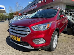 Ford Kuga - 1.5 Titanium 4WD / Parkeersensoren / Bluetooth / Airco / Automaat