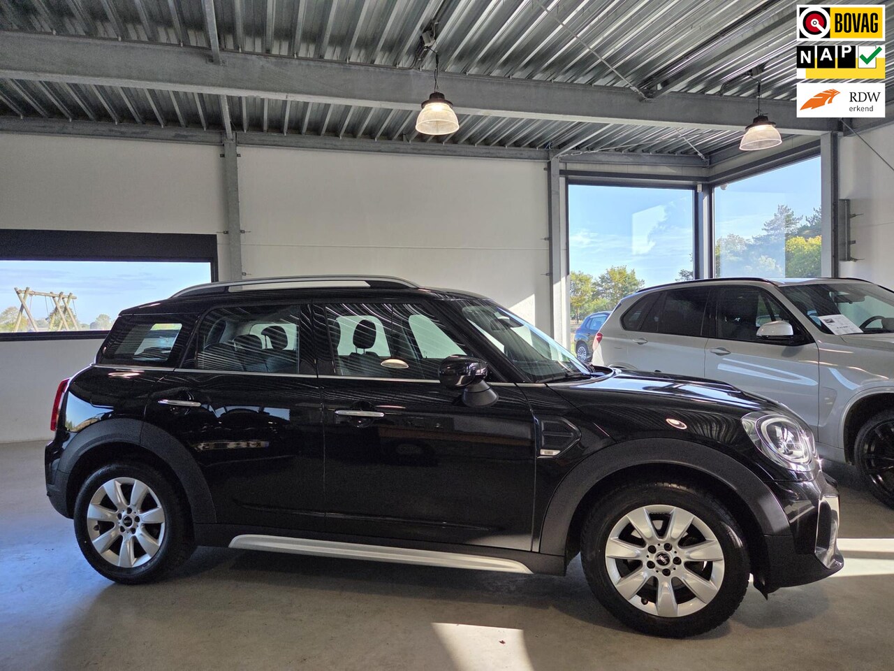 MINI Countryman - Mini 1.5 * Navigatie/Telefoon * Climate controle. - AutoWereld.nl