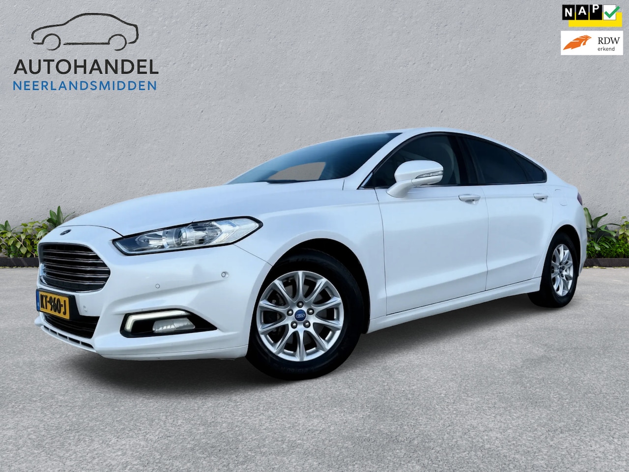 Ford Mondeo - 1.5 Titanium Camera telefoonvoorbereiding PDC - AutoWereld.nl