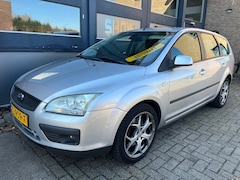 Ford Focus Wagon - 2.0-16V Futura Automaat