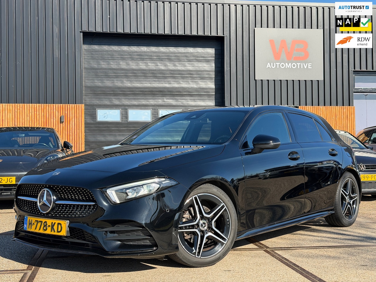 Mercedes-Benz A-klasse - 160 Business Solution AMG Night ed. Cruise Clima Stoelverwarming Dealer onderhouden - AutoWereld.nl