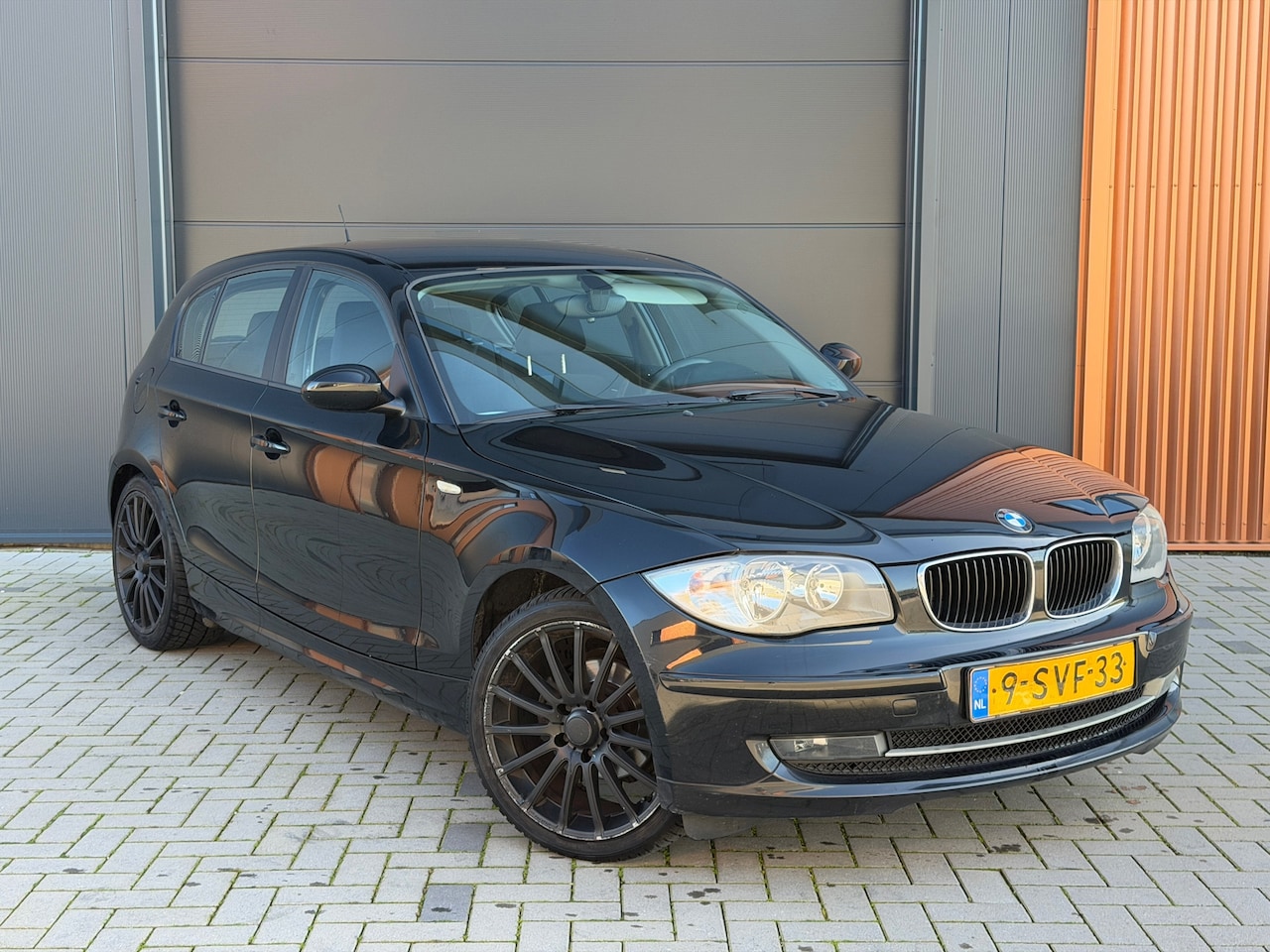 BMW 1-serie - 116i Introduction|Stoelverwarming|Parkeersensoren - AutoWereld.nl
