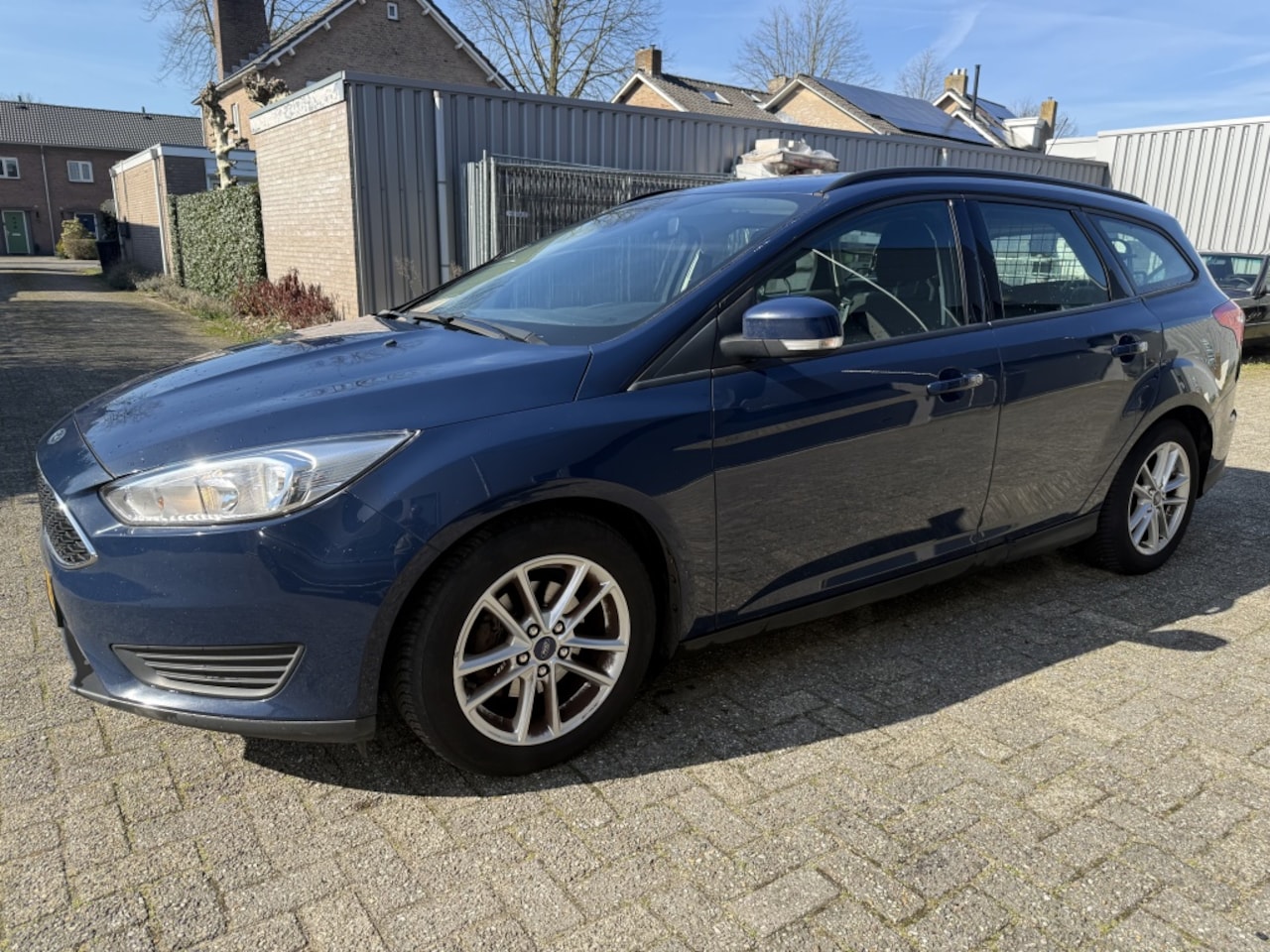 Ford Focus Wagon - 1.0 EURO 2015 APK 2-2027 AIRCO Nieuw Model - AutoWereld.nl