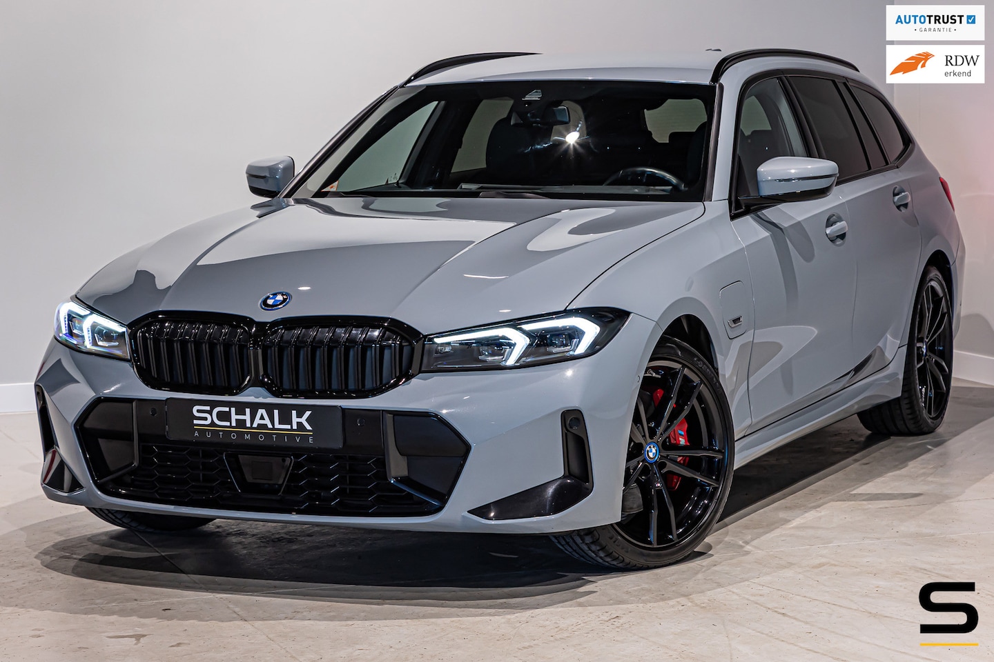 BMW 3-serie Touring - 330e|M-sportPro|Trekhaak|Cam|HUD|Acc - AutoWereld.nl