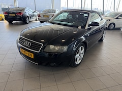 Audi A4 Cabriolet - 2.4 V6 Exclusive