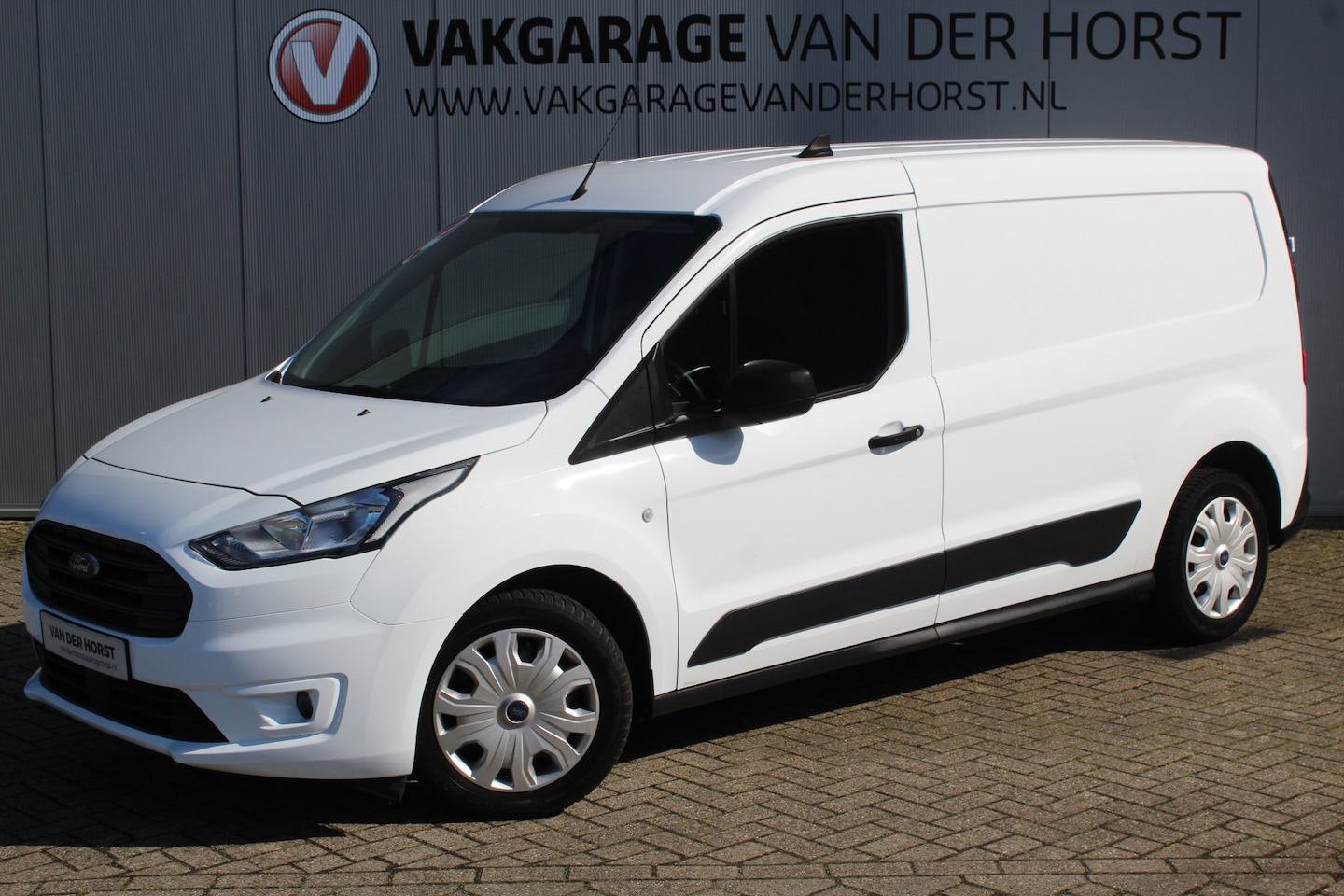 Ford Transit Connect - 1.0-100pk Ecoboost Lengte 2 Trend. Dames, heren ondernemers èn particulieren LET OP, UNIEK - AutoWereld.nl
