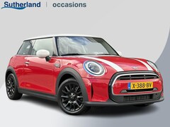 MINI Cooper - 1.5 Camden Edition 136pk Automaat | PDC | Navi | Cruise Control | Climate Control | Leer |