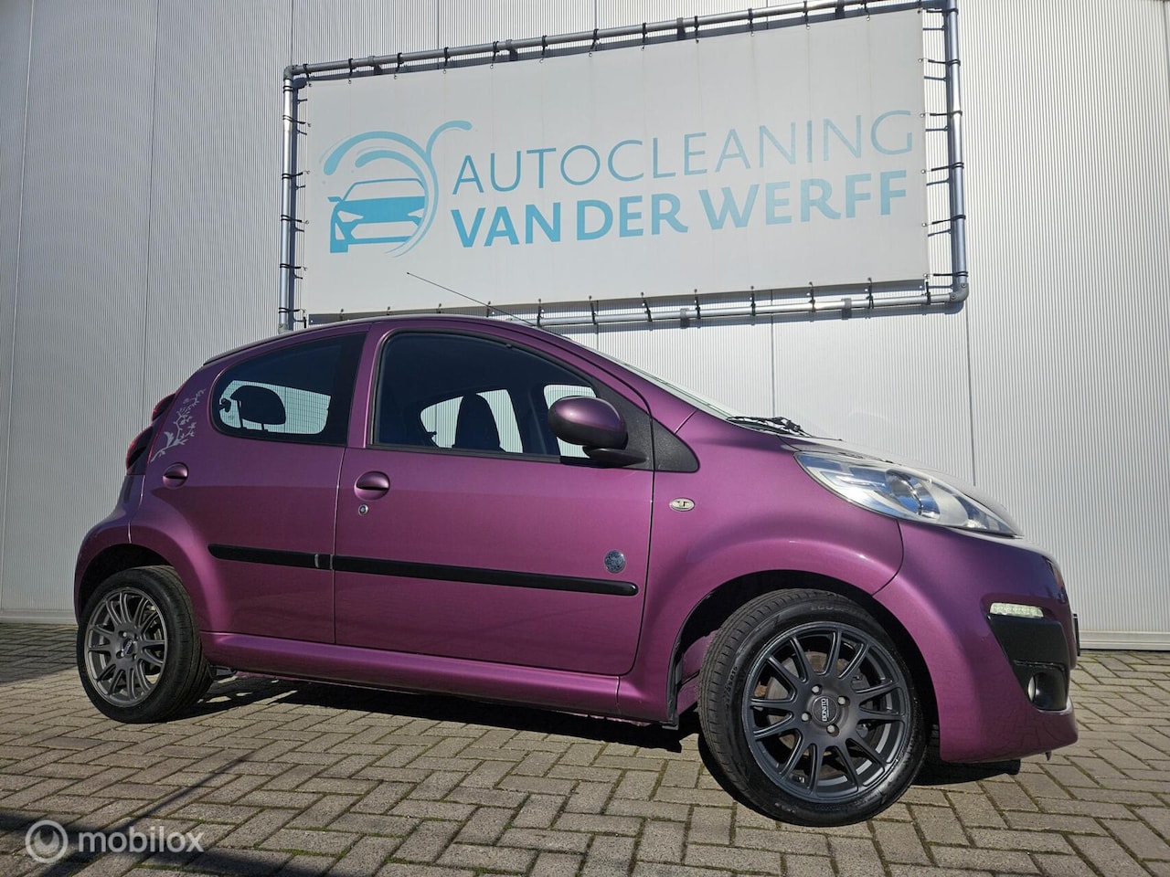Peugeot 107 - 1.0 Envy nette auto!! - AutoWereld.nl