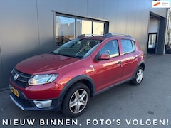 Dacia Sandero Stepway - TCe 90 Lauréate / Airco / Navigatie / Parkeersensoren achter