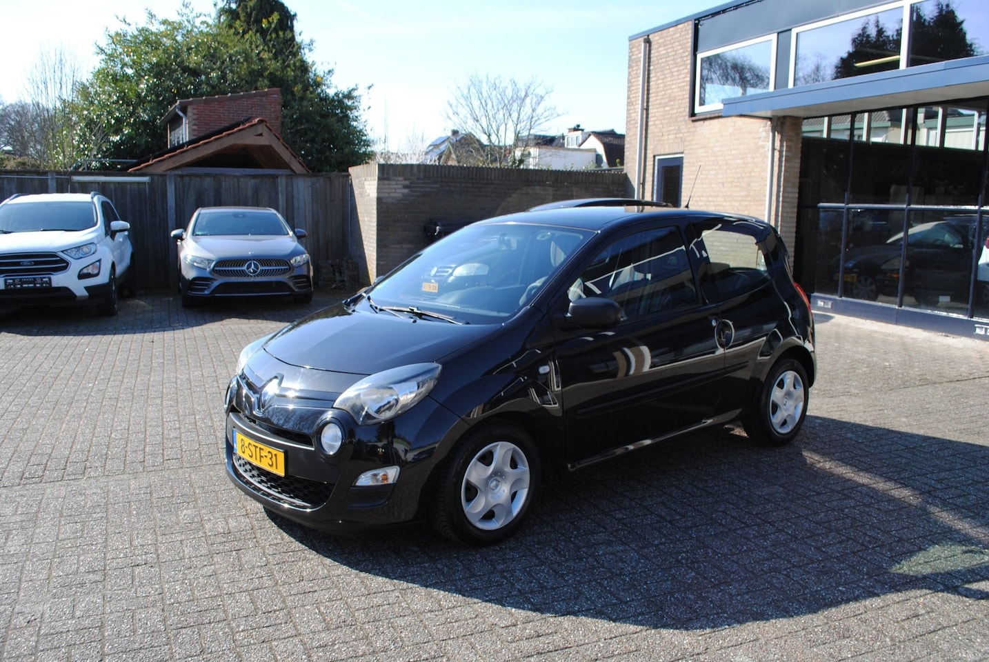 Renault Twingo - 1.2 16V Parisienne 1.2 16V Parisienne, DEALER ONDERHOUDEN. TREKHAAK. - AutoWereld.nl