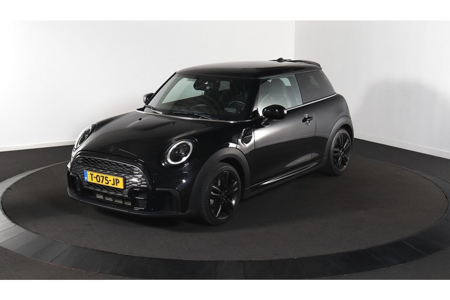 MINI John Cooper Works - Mini 1.5 Cooper | Achterbank in delen neerklapbaar | Apple Carplay/Android Auto|telefoonin - AutoWereld.nl