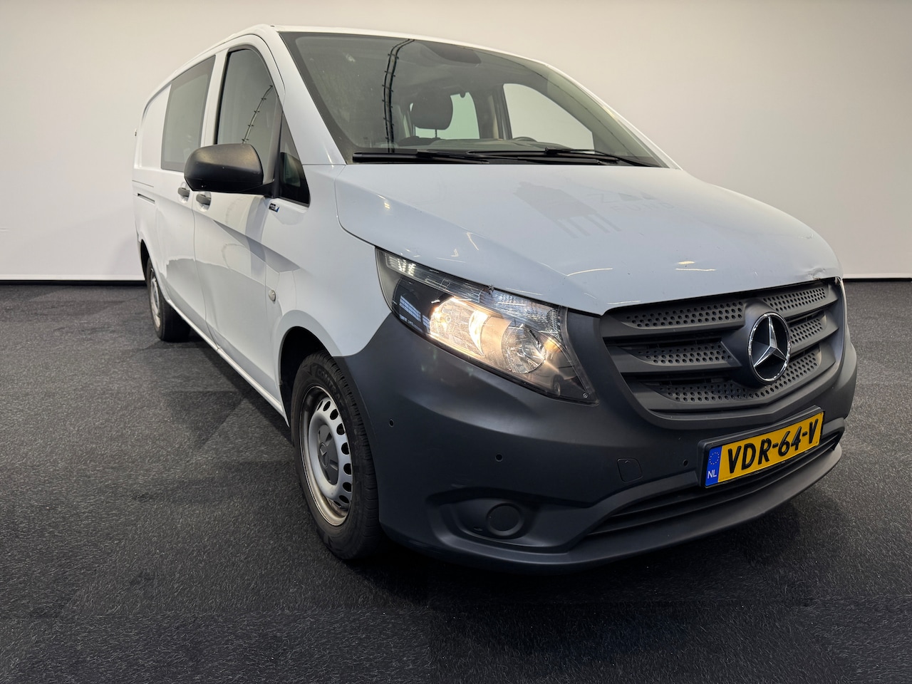 Mercedes-Benz Vito - 114 Lang Dubbel cabine Camera trekhaak Navigatie zie foto voor schades - AutoWereld.nl
