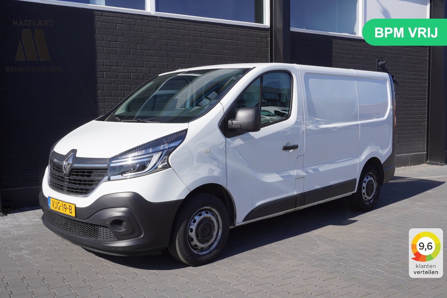 Renault Trafic - 2.0 dCi 120PK EURO 6 - Airco - Cruise - Trekhaak - € 12.499 ,- Excl. - AutoWereld.nl
