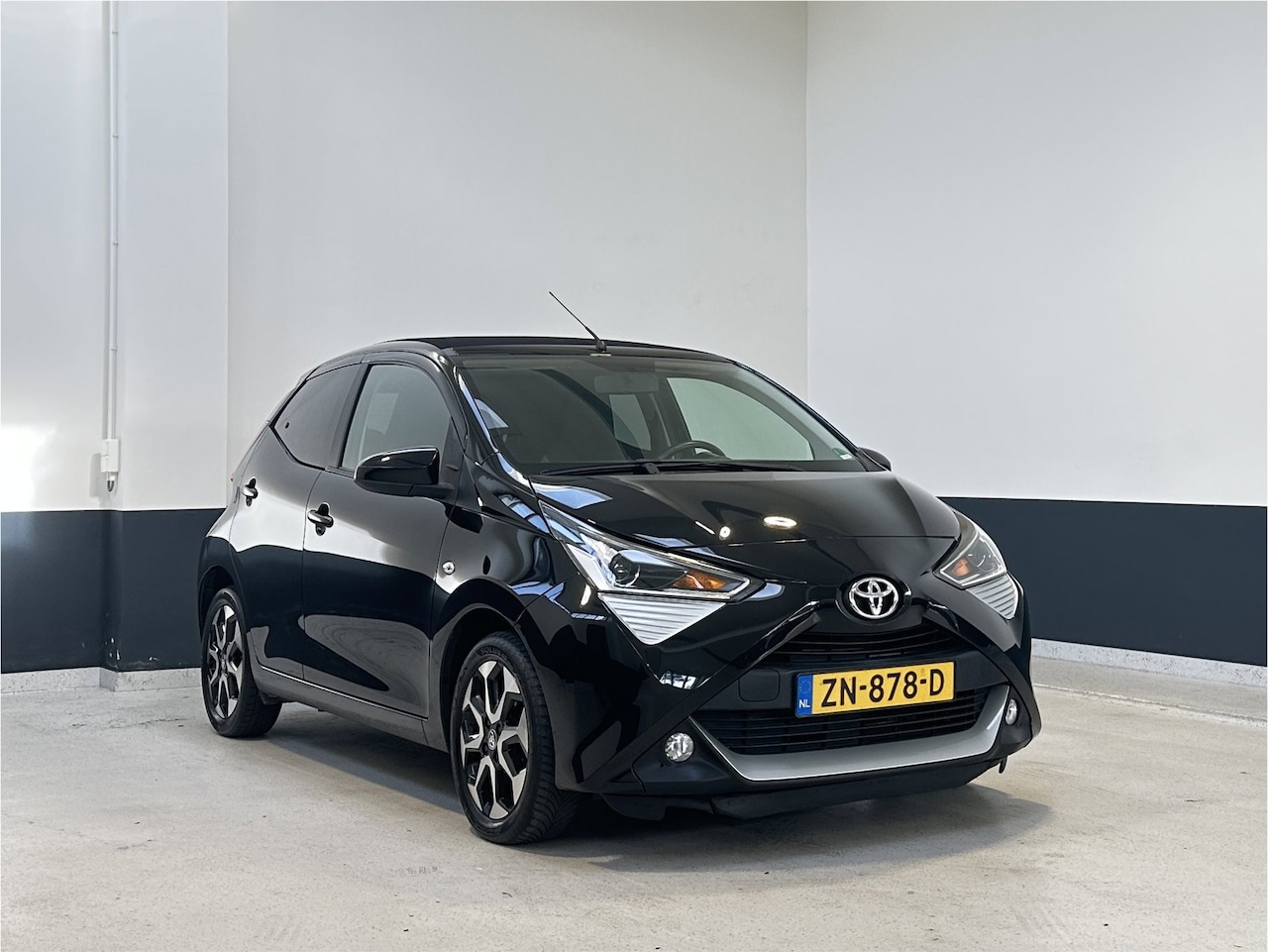 Toyota Aygo - 1.0 VVT-i x-cite Cabrio| Apple Carplay/Android Auto | Camera | LM velgen | - AutoWereld.nl