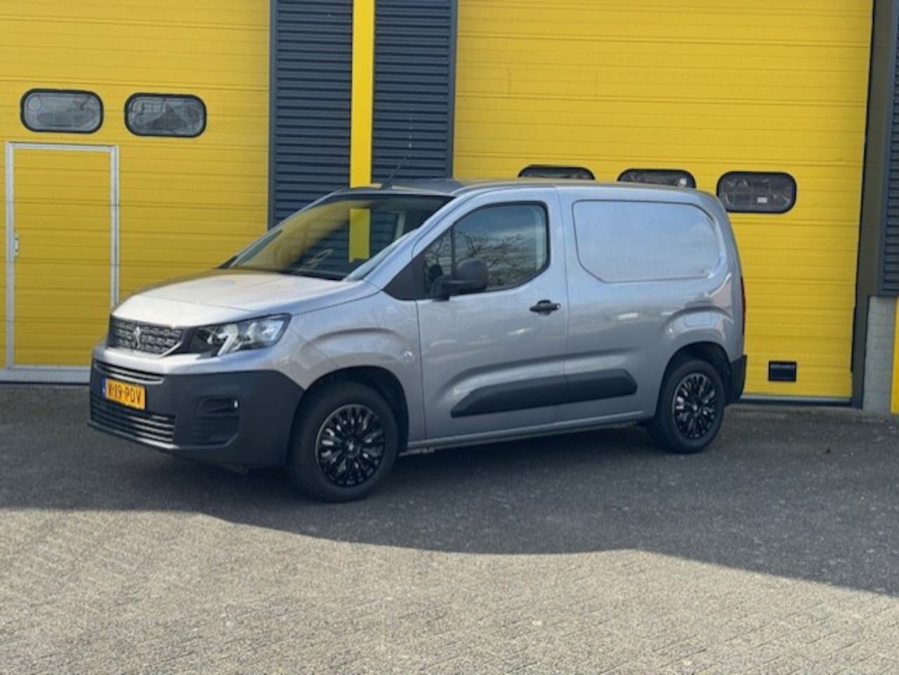 Peugeot Partner - 1.2 Airco Cruise pdc Prijs INCL BTW - AutoWereld.nl