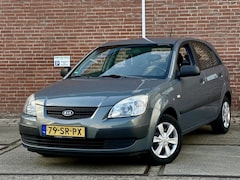 Kia Rio - 1.4 L