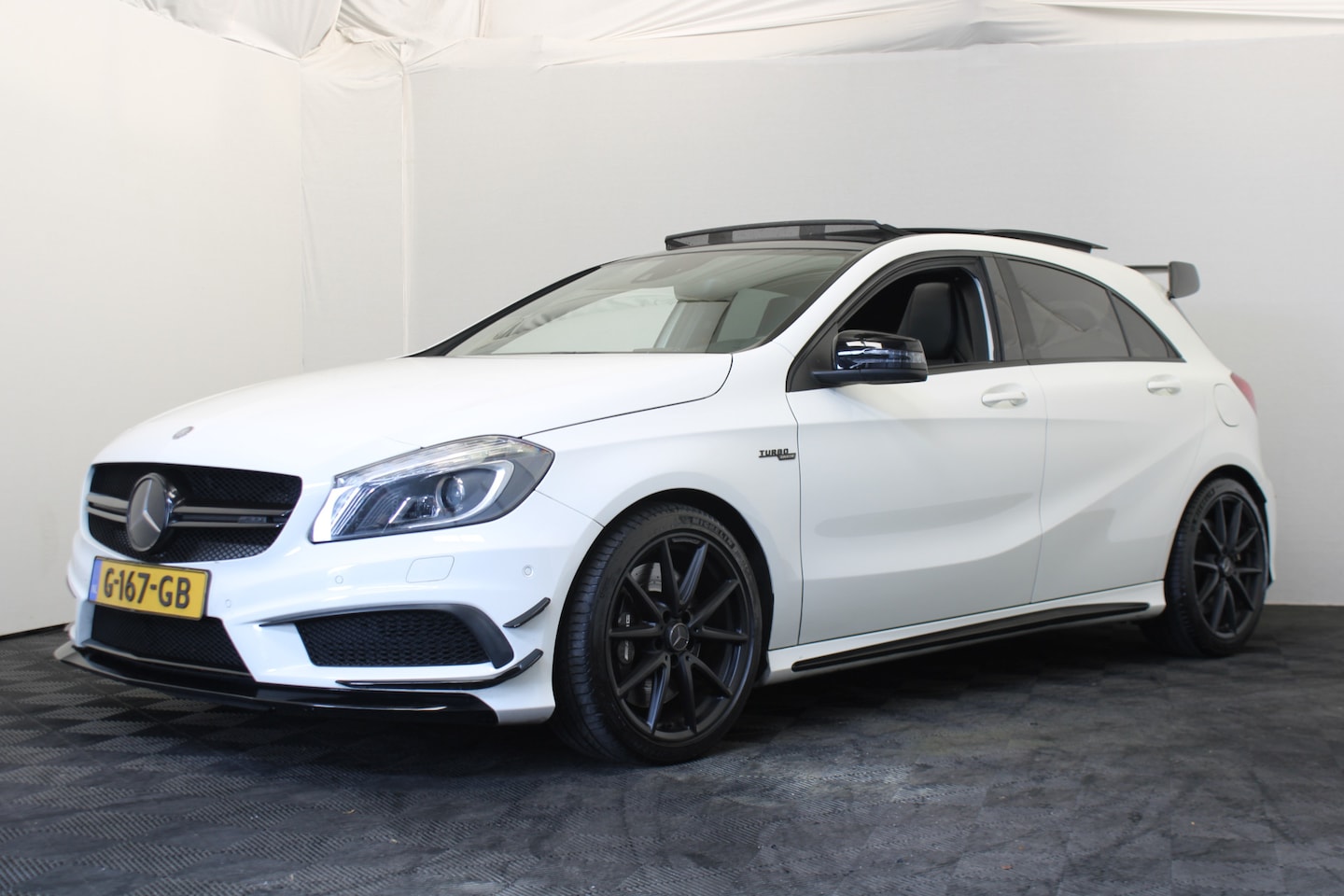 Mercedes-Benz A-klasse - AMG 45 4MATIC |Aero|Pano|Schaalstoelen| - AutoWereld.nl