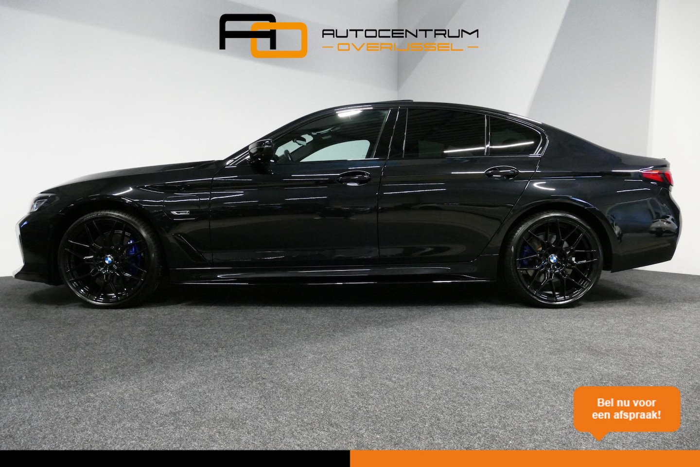 BMW 5-serie - 530e xDrive M Sport / Schuif-/kanteldak/ M Performance stoelen / M Sport Bodykit / Elektr. - AutoWereld.nl