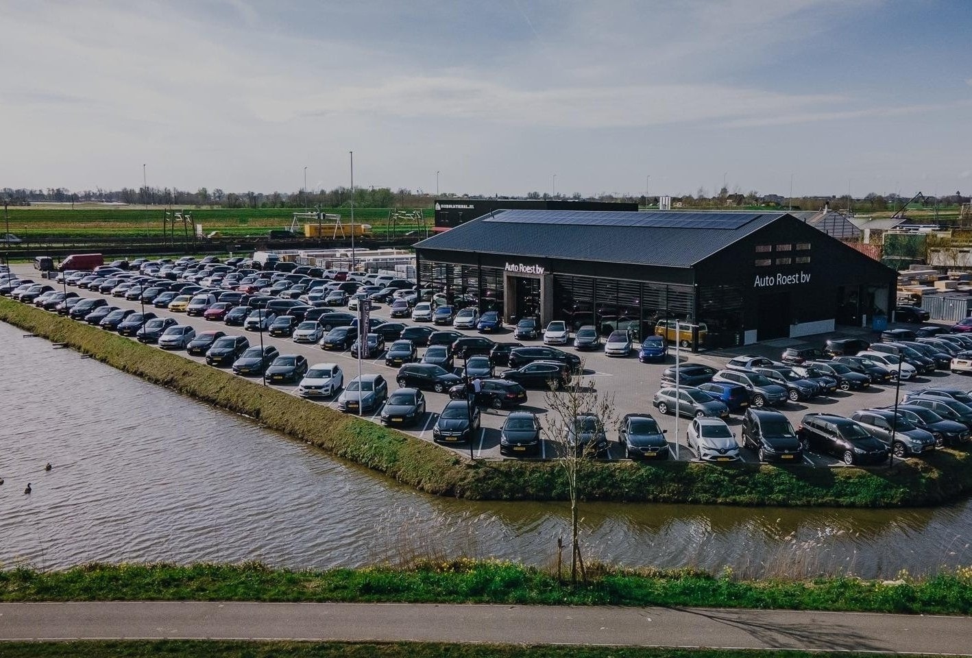 Audi Q3 - 35TFSI S-Tr. S-LINE Ext. KEYLESS | PANO | STOEL.VW | NAVI | CARPLAY | ANF.TREKHAAK | LANE. - AutoWereld.nl