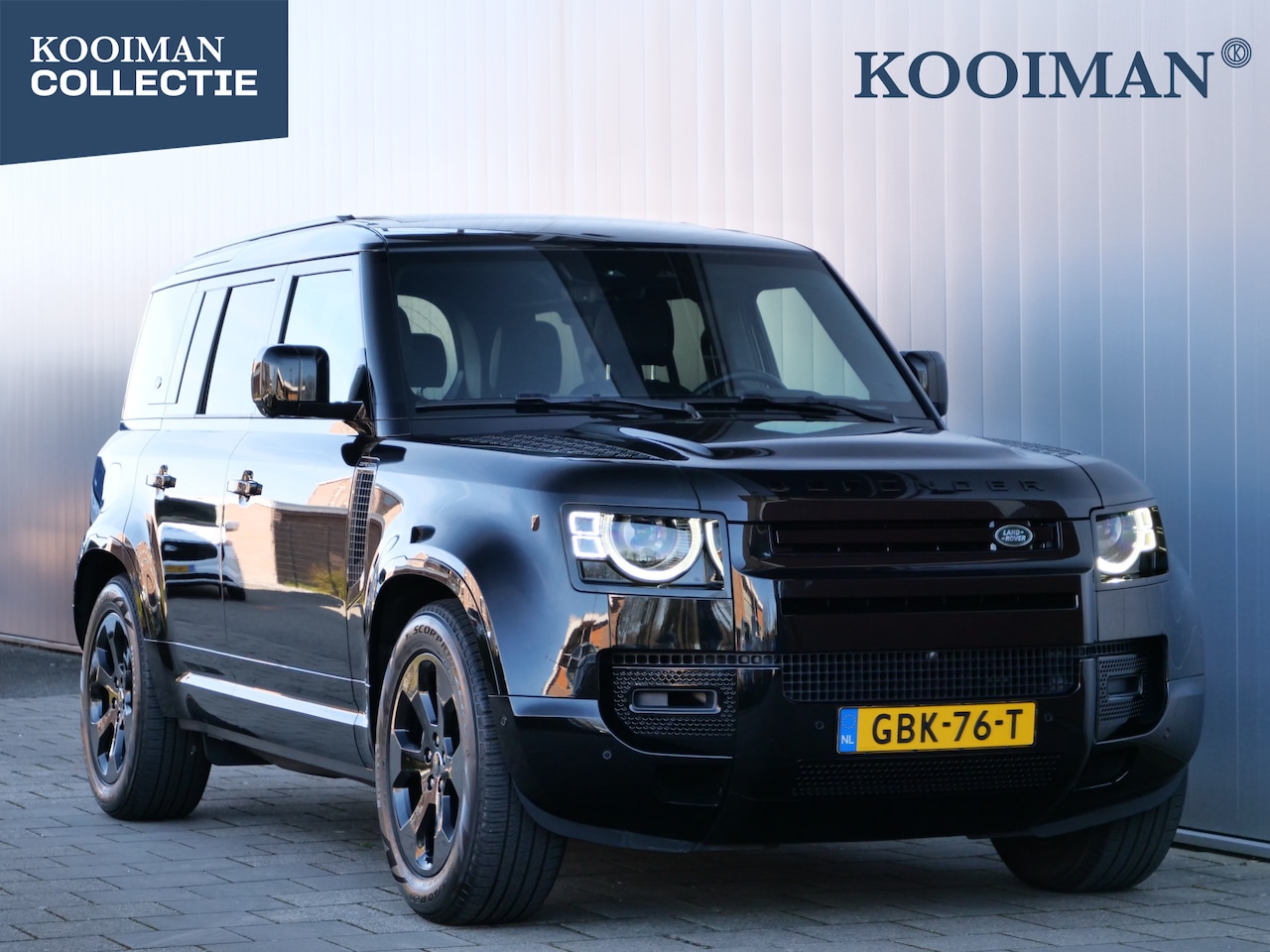 Land Rover Defender 110 - 2.0 P400e 110 X-Dynamic HSE Trekhaak / Schuifdak / HUD / Apple Carplay - AutoWereld.nl