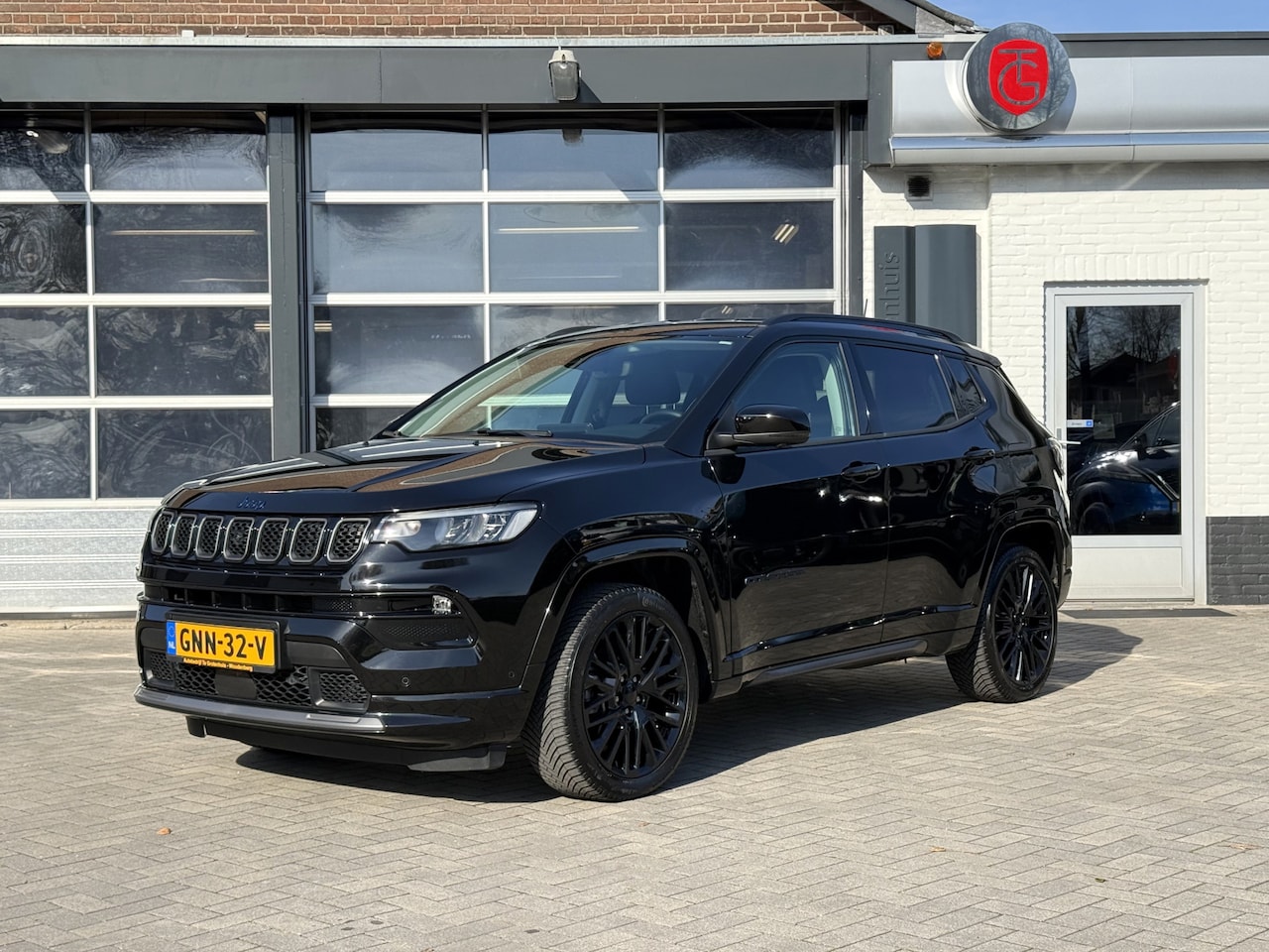Jeep Compass - 4xe 240 Plug-in Hybrid Electric S Summit - AutoWereld.nl