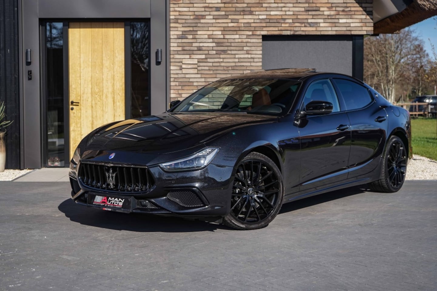 Maserati Ghibli - 2.0 MHEV GranSport GT 330PK Pano/B&W/21"/Sport-seats/Full-Nero - AutoWereld.nl