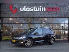 Volkswagen Touran - 1.5 TSI Highline 7p , Adap. cruise, Trekhaak, Carplay, Stoel/stuurverwarming,