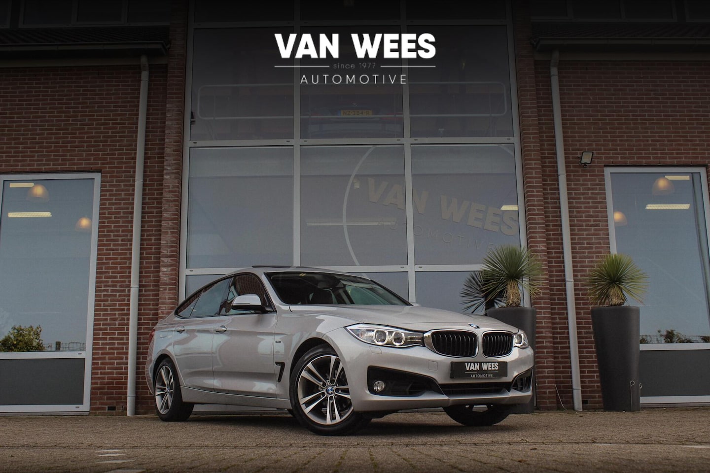 BMW 3-serie Gran Turismo - 320i Executive | NL auto | Panoramadak | Sportstoelen | Xenon | Sportstuur | Cruise contro - AutoWereld.nl