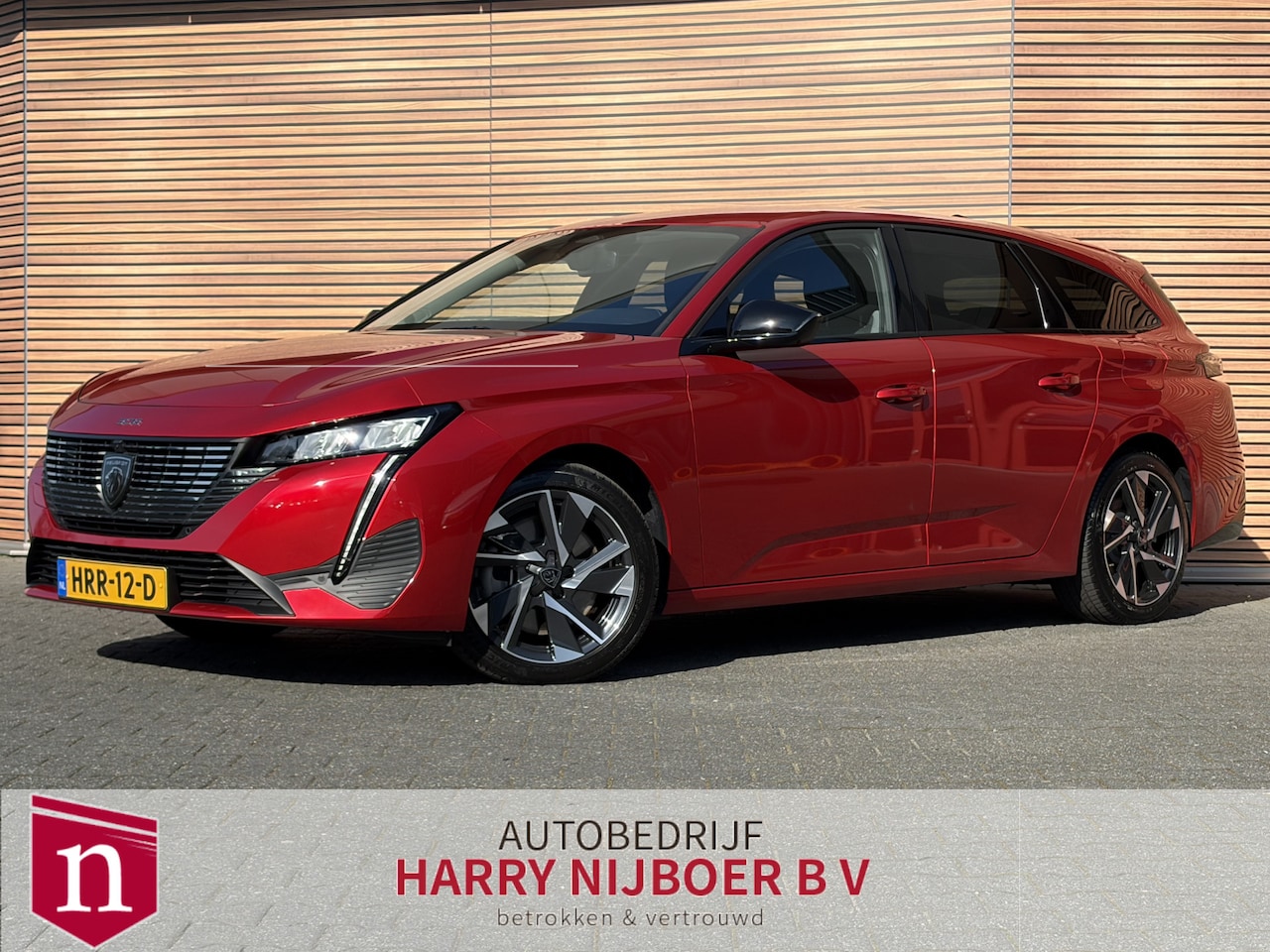 Peugeot 308 SW - 1.6 Plug-in Hybrid 180 Allure Avantage 360 Camera / Navigatie / Lage km stand - AutoWereld.nl