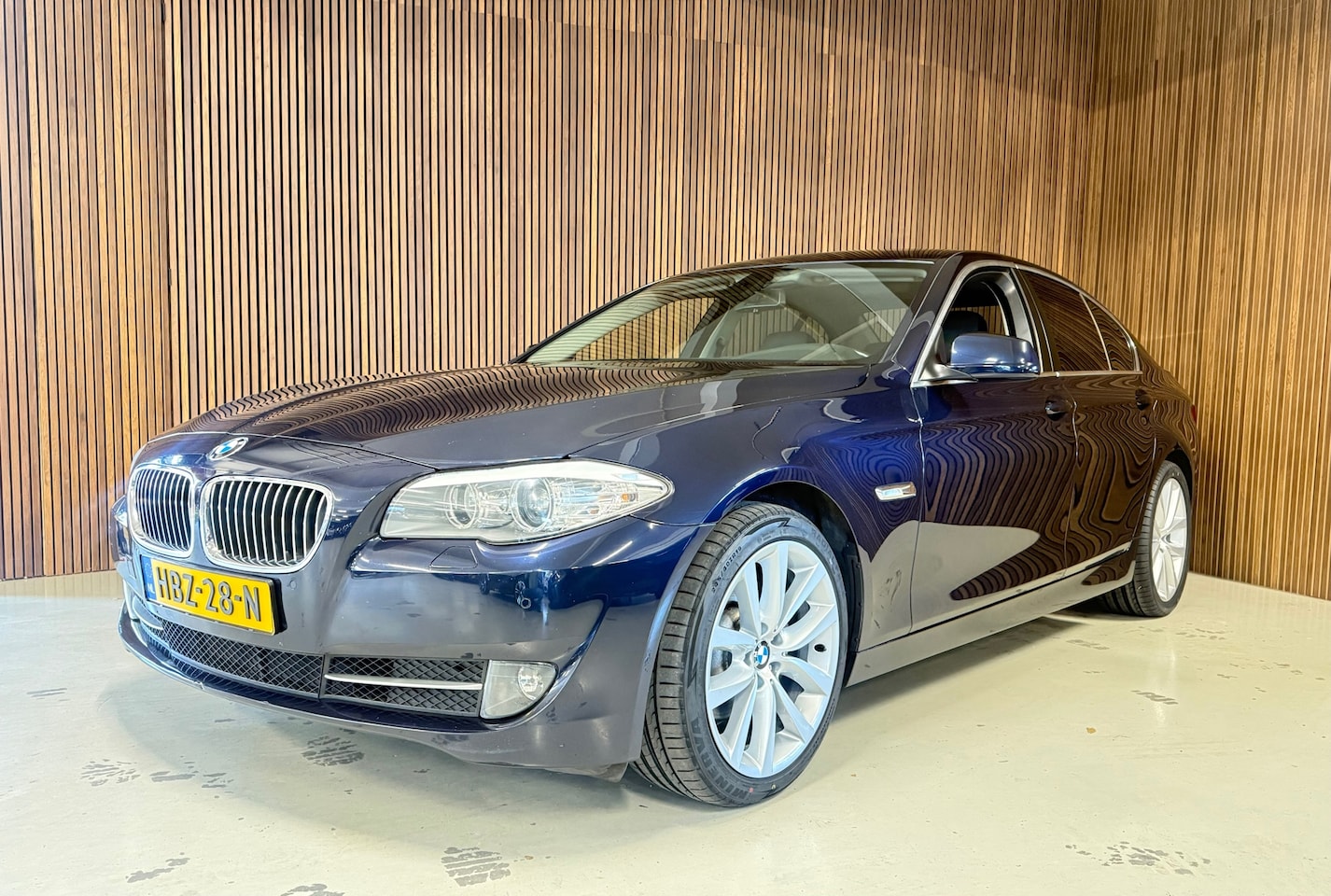 BMW 5-serie - 523i - Leder - Dak -Hand geschakeld - AutoWereld.nl
