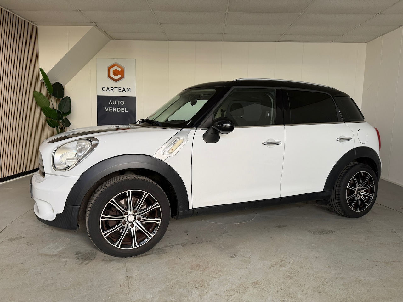 MINI Countryman - Mini 1.6 Cooper Chili Airco, Navigatie, Leder, LMV - AutoWereld.nl