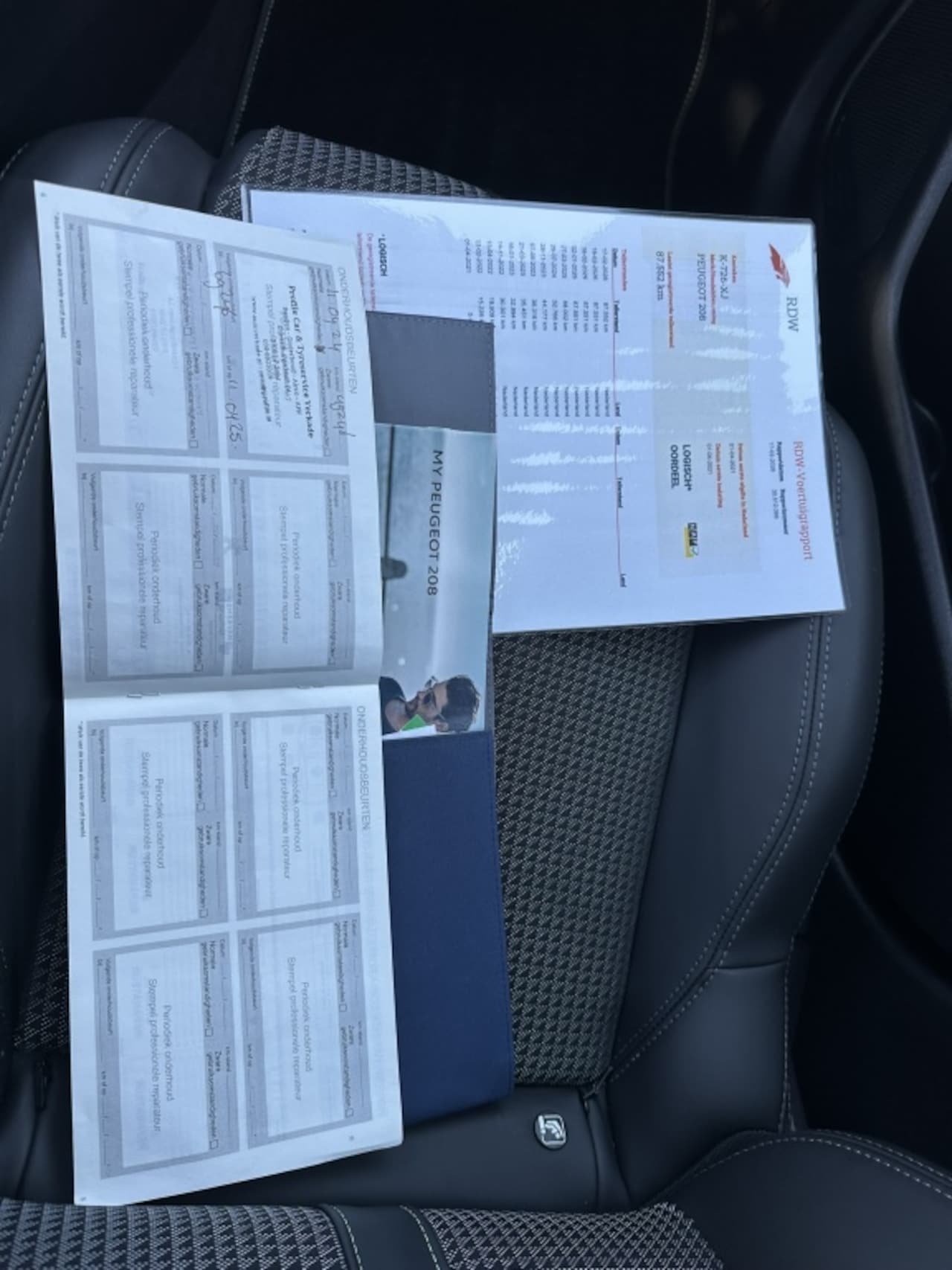 Peugeot 208 - 1.2 100PK GT-Line Navigatie/Panoramadak