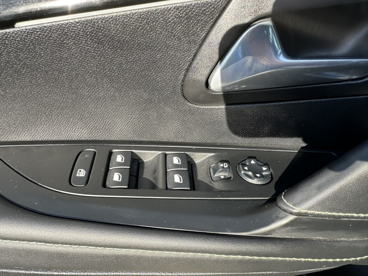 Peugeot 208 - 1.2 100PK GT-Line Navigatie/Panoramadak