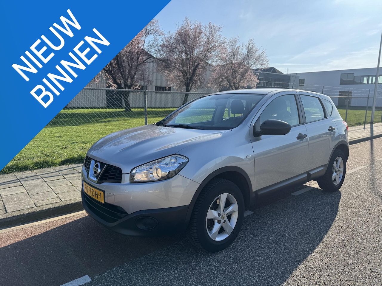 Nissan Qashqai - 1.6 Visia Airco|Trekhaak| Grote beurt| NAP - AutoWereld.nl