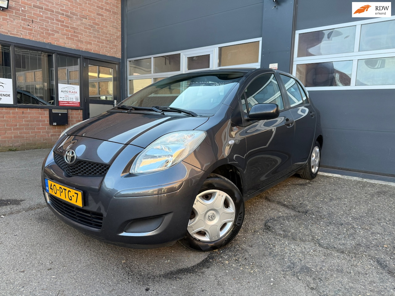 Toyota Yaris - 1.0 VVTi Acces 1.0 VVTi Acces - AutoWereld.nl