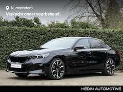 BMW 5-serie - 550e xDrive | Panorma. | M-Sportstoelen | M-Pro | Bowers & Wilkins | Trekhaak | Merino led