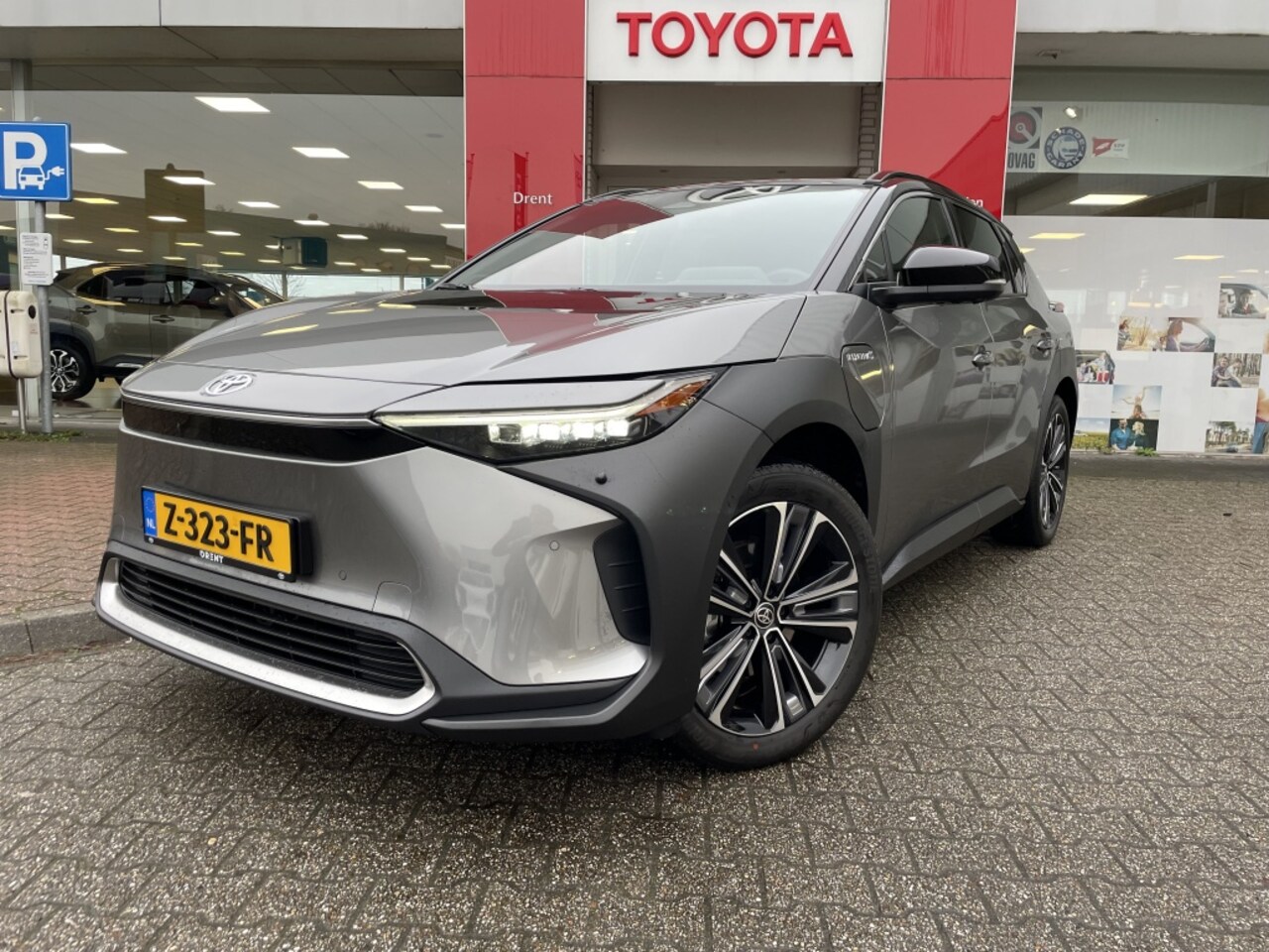 Toyota bZ4X - Premium 71 kWh | 3 fase | Pano | Navi | Stoelverwarming - AutoWereld.nl