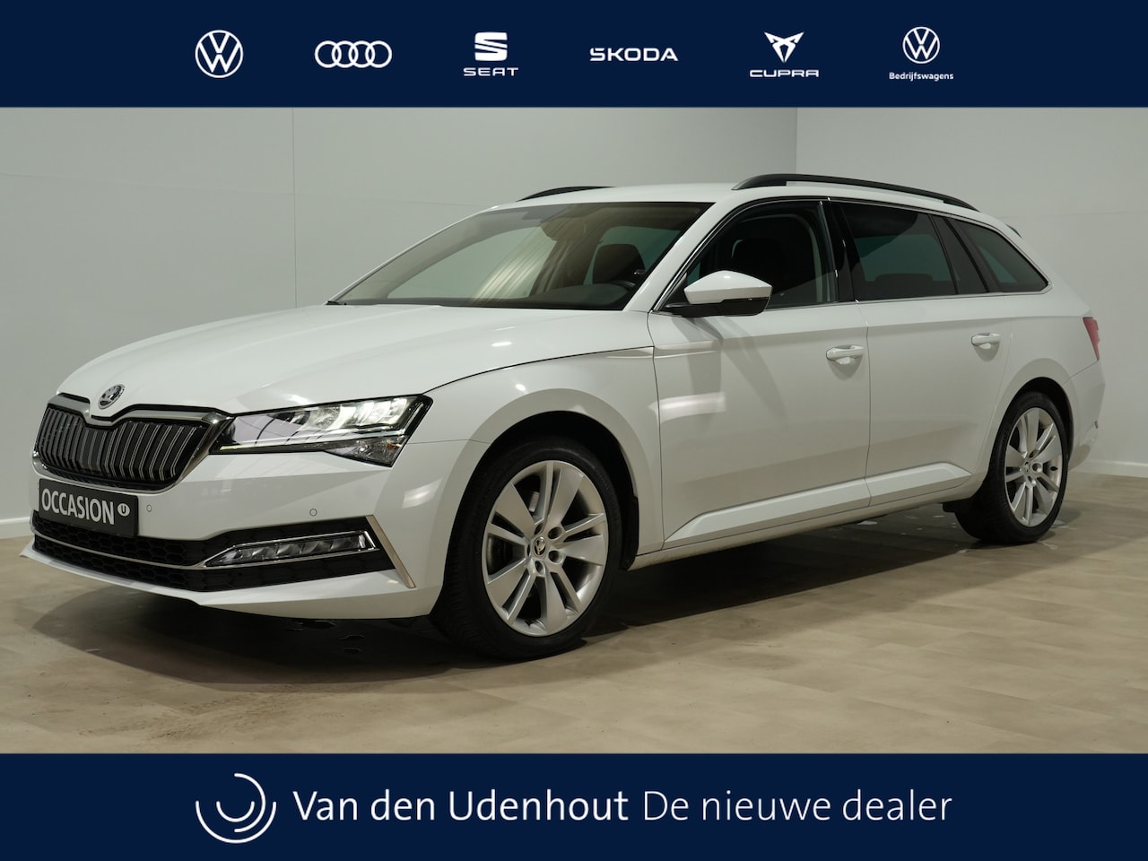 Skoda Superb Combi - 1.4 TSI iV 204pk PHEV Business Edition Plus Trekhaak Camera 18"velgen Android/Carplay Keyl - AutoWereld.nl
