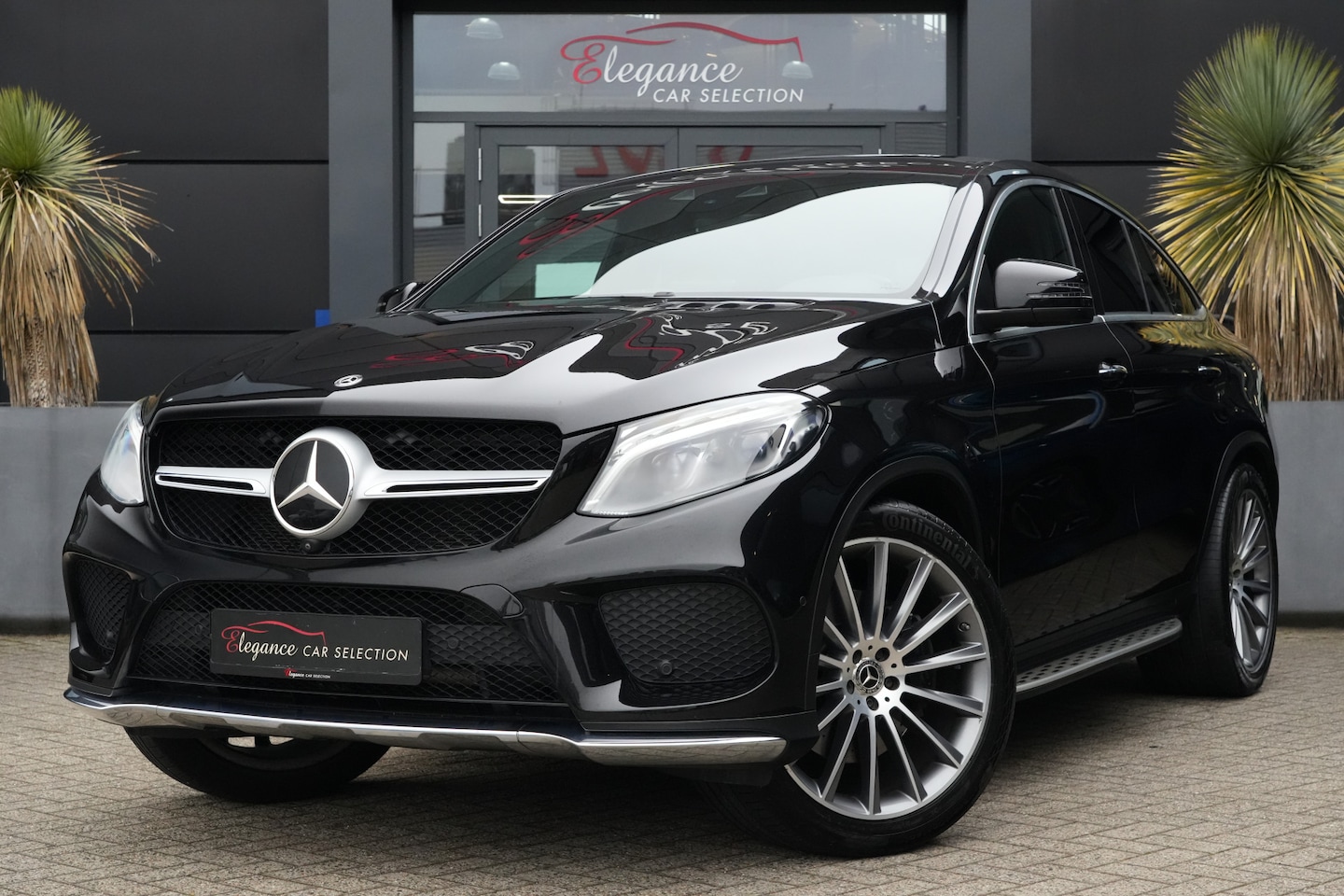 Mercedes-Benz GLE-Klasse Coupé - 500 4MATIC 456pk Panoramadak/Stoelverwarming/Camera - AutoWereld.nl