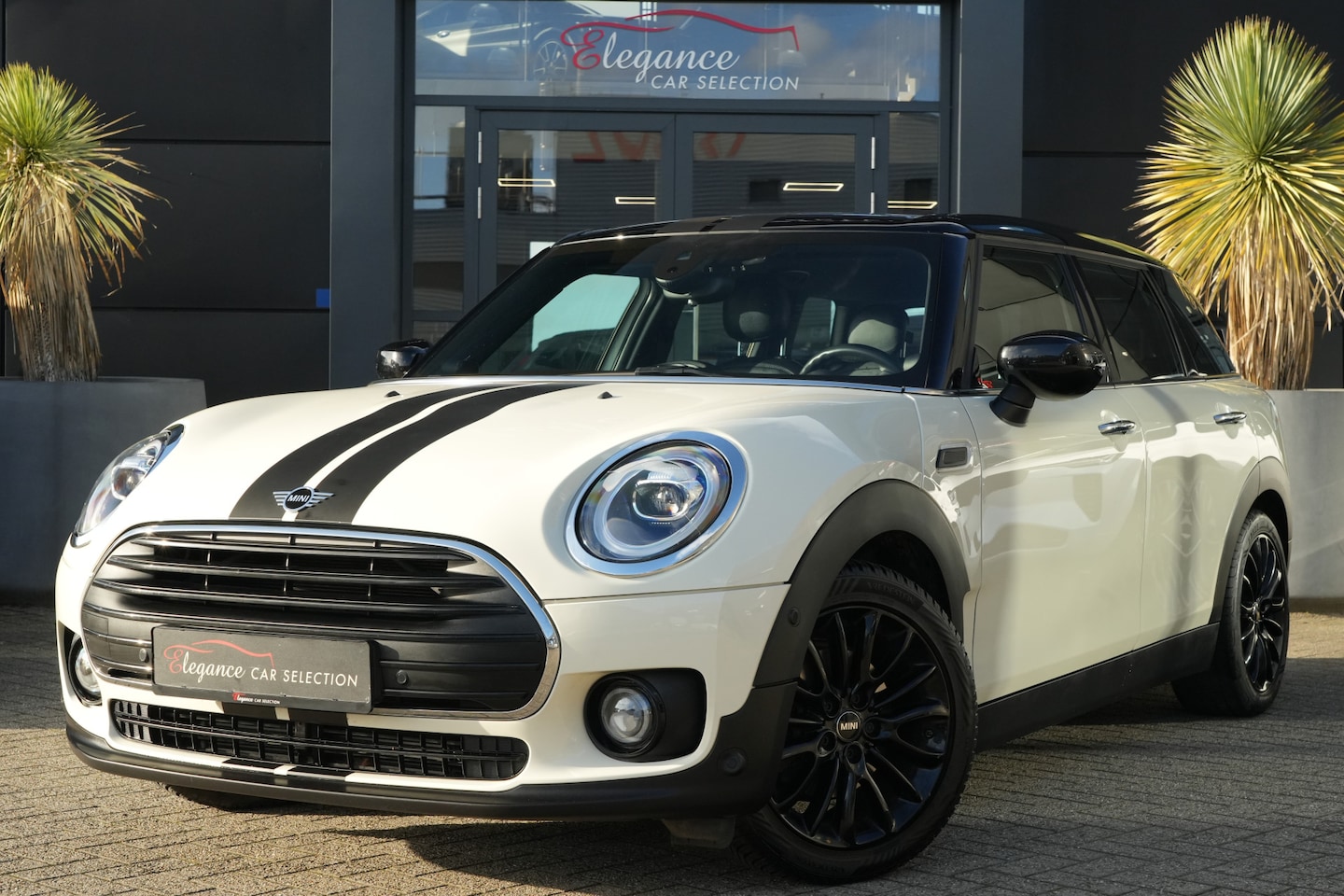 MINI Clubman - Mini 1.5 Cooper Chili 136pk Navigatie/Stoelverwarming/HarmanKardon - AutoWereld.nl